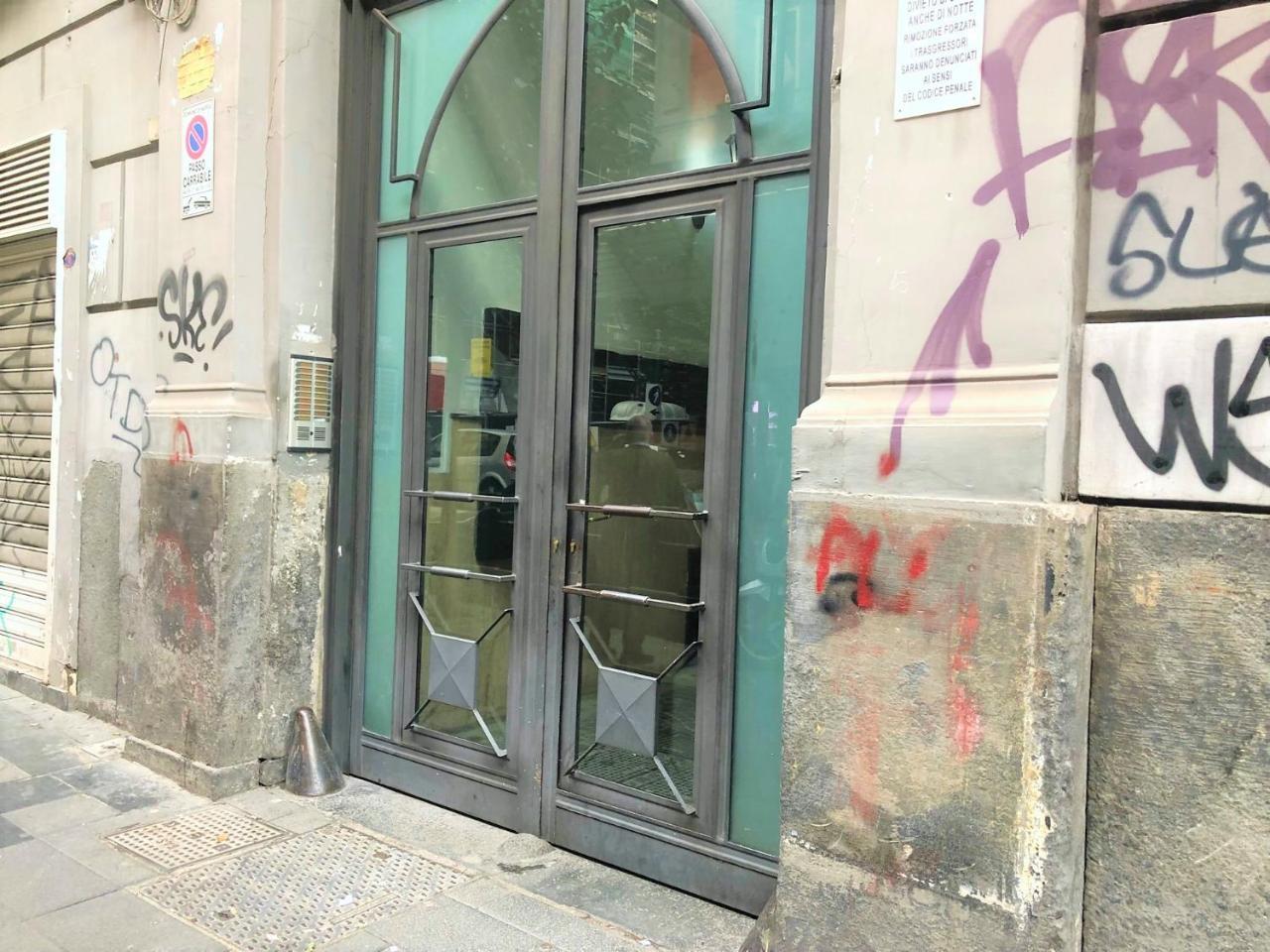 Case Vacanze " Il Duomo" Napoli Buitenkant foto