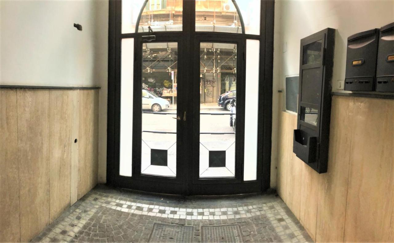 Case Vacanze " Il Duomo" Napoli Buitenkant foto
